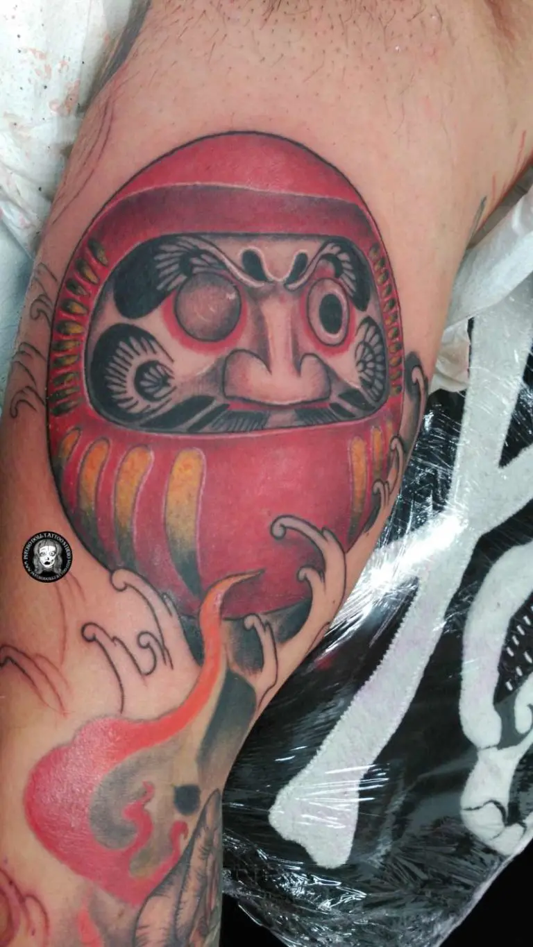 Daruma tetovaža u japanskom stilu Mallorce