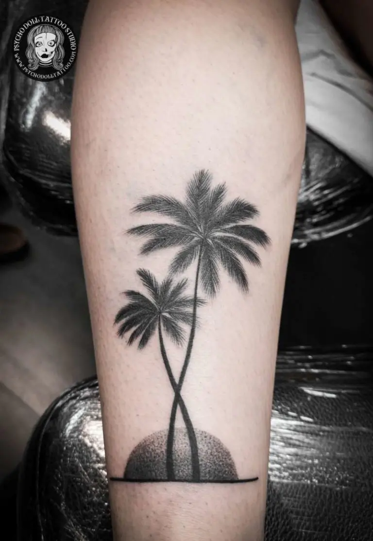 tatuaggio sul palmo, studio di tatuaggi doppio a Maiorca
