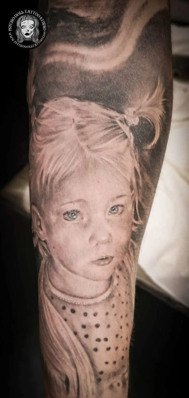 Realistic girl tattoo