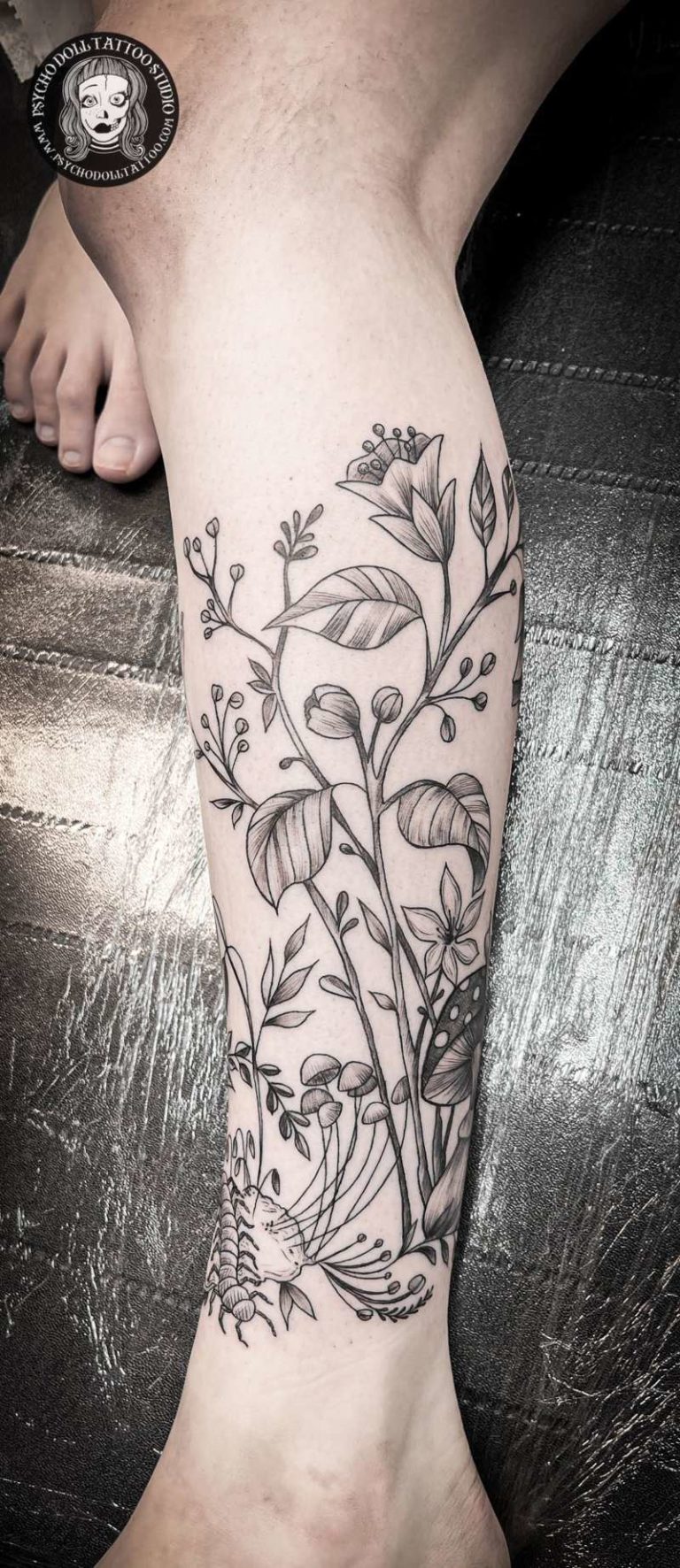 tatuaje naturaleza flores linea fina