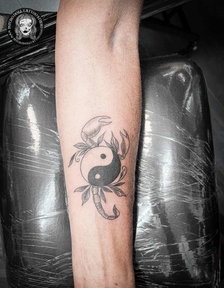 tatuaje escorpion yin yang