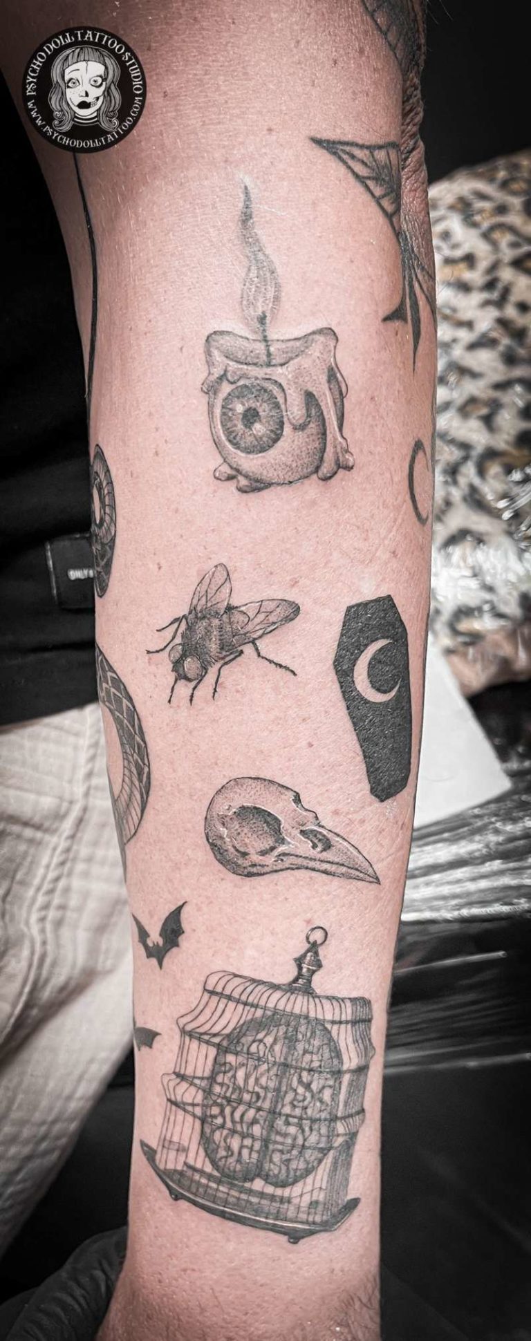 tatuajes pequeños blanco y negro