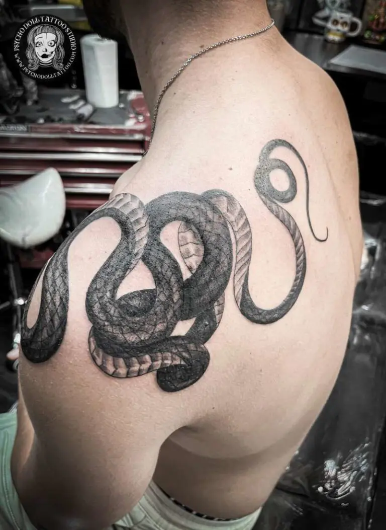käärme tatuointi