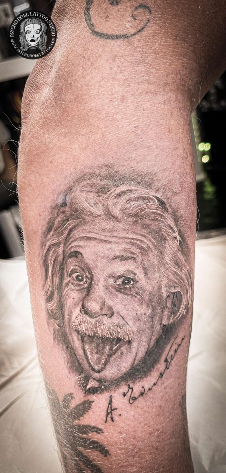 tatuaje retrato Einstein