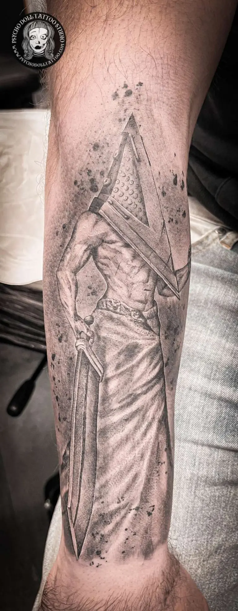 Pyramid Head tetovaža Resident Evil