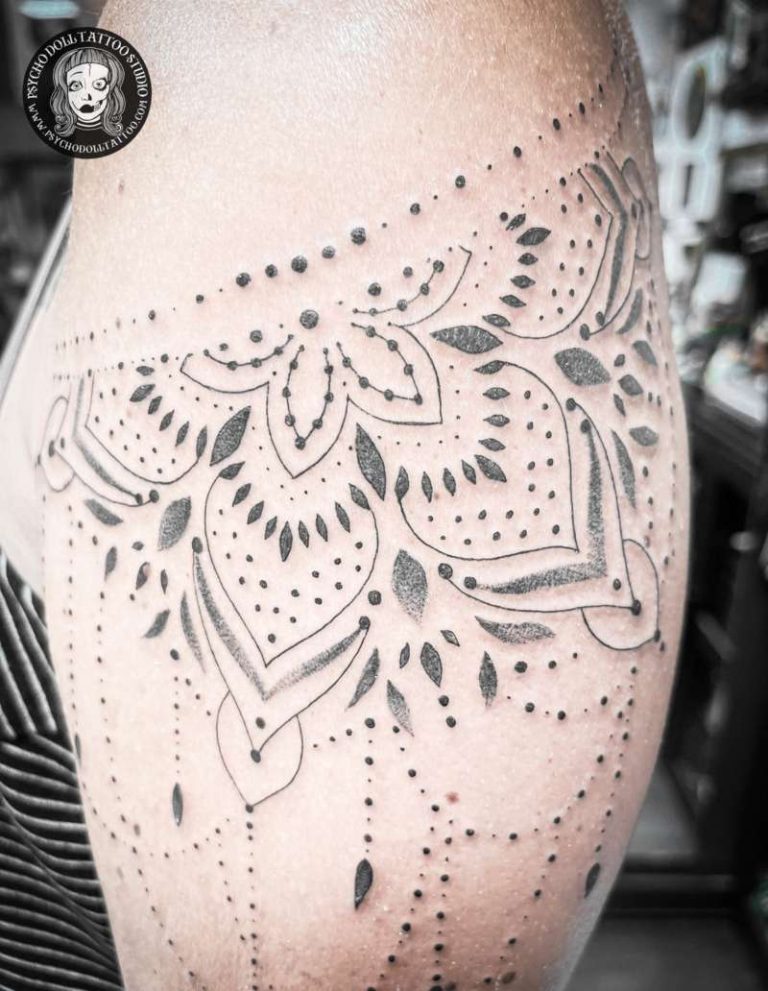 tatuaje decoración brazo