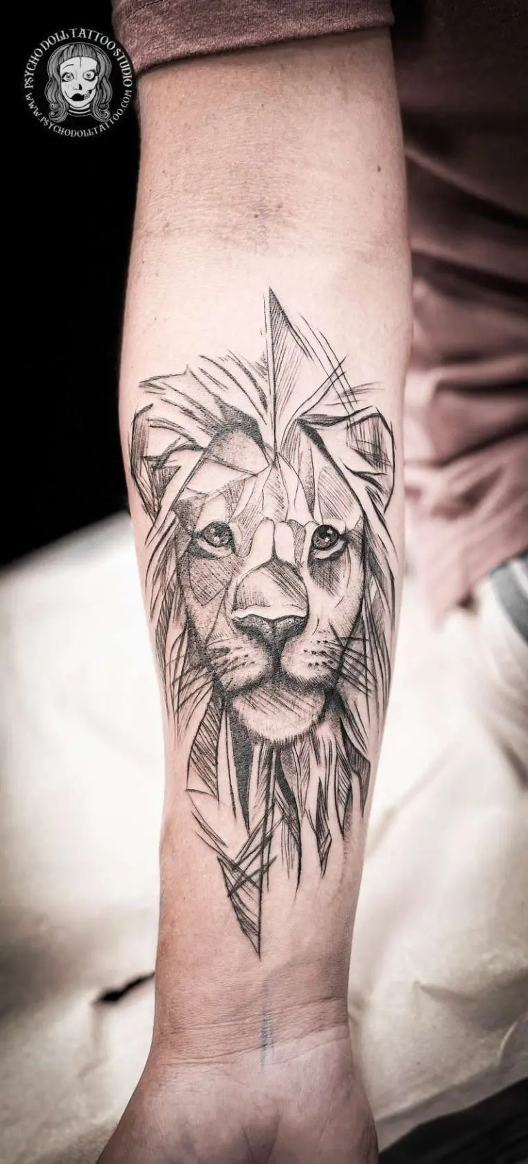 lion tatuointi luonnos tyyli leijona
