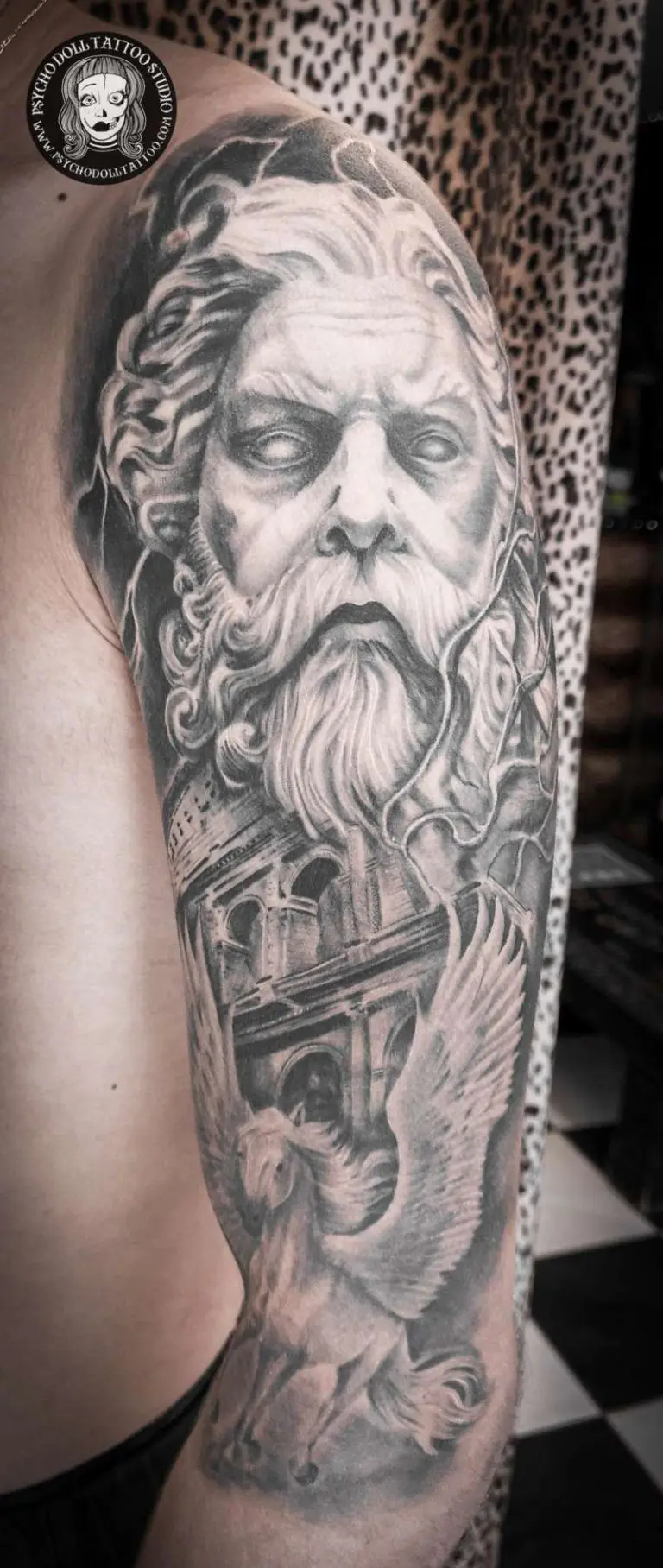 TATUAGGIO ZEUS CON PEGASO