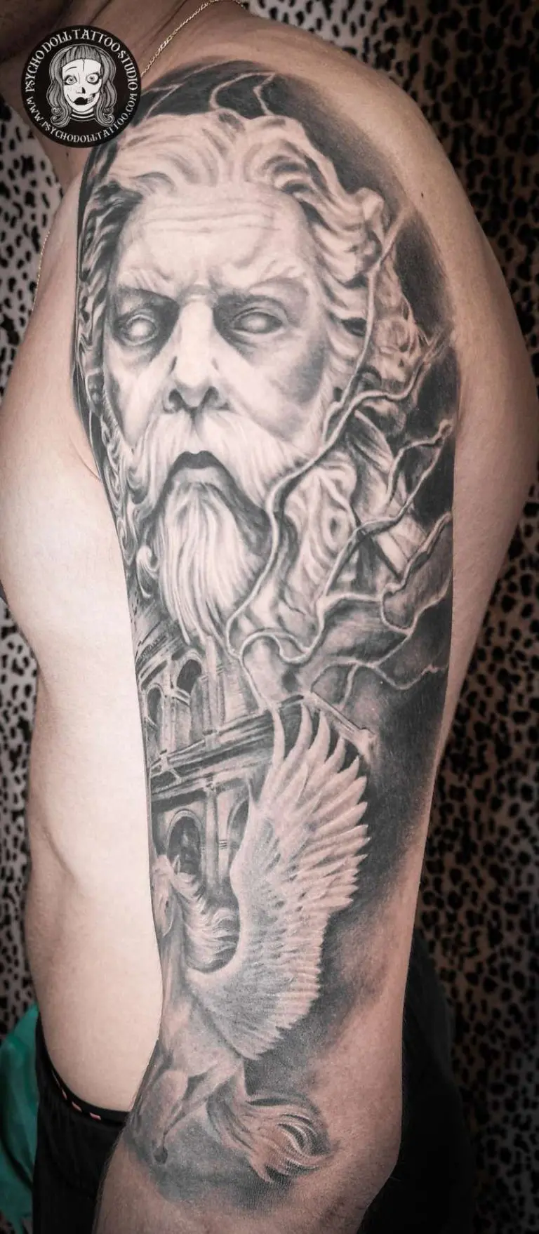 TATUAGGIO ZEUS CON PEGASO