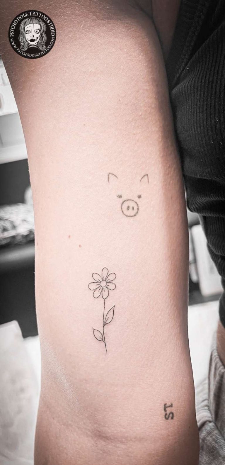 tatuaje flor linea fina