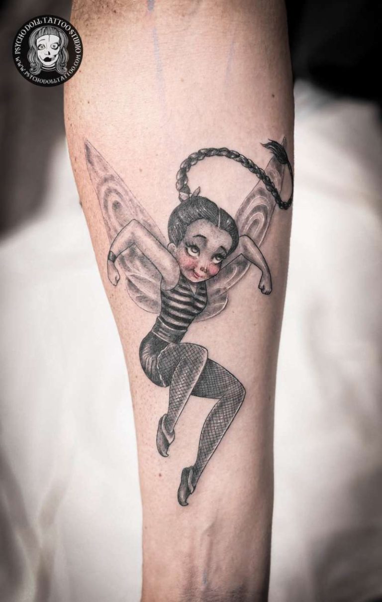 tattoo portret rocker tinkerbell