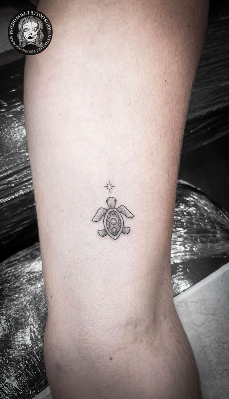 tatuaje tortuga pequeña