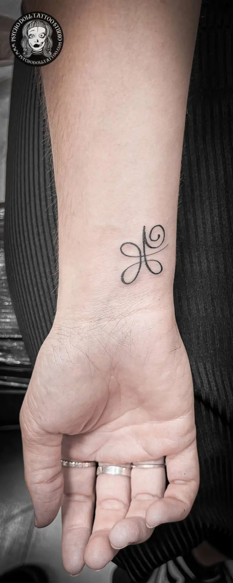 tatuagem de linha fina