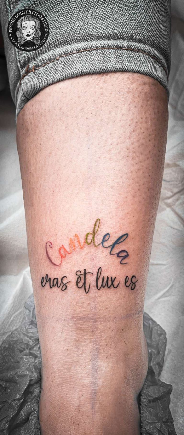 Tatuaje nombre Candela con varios colores