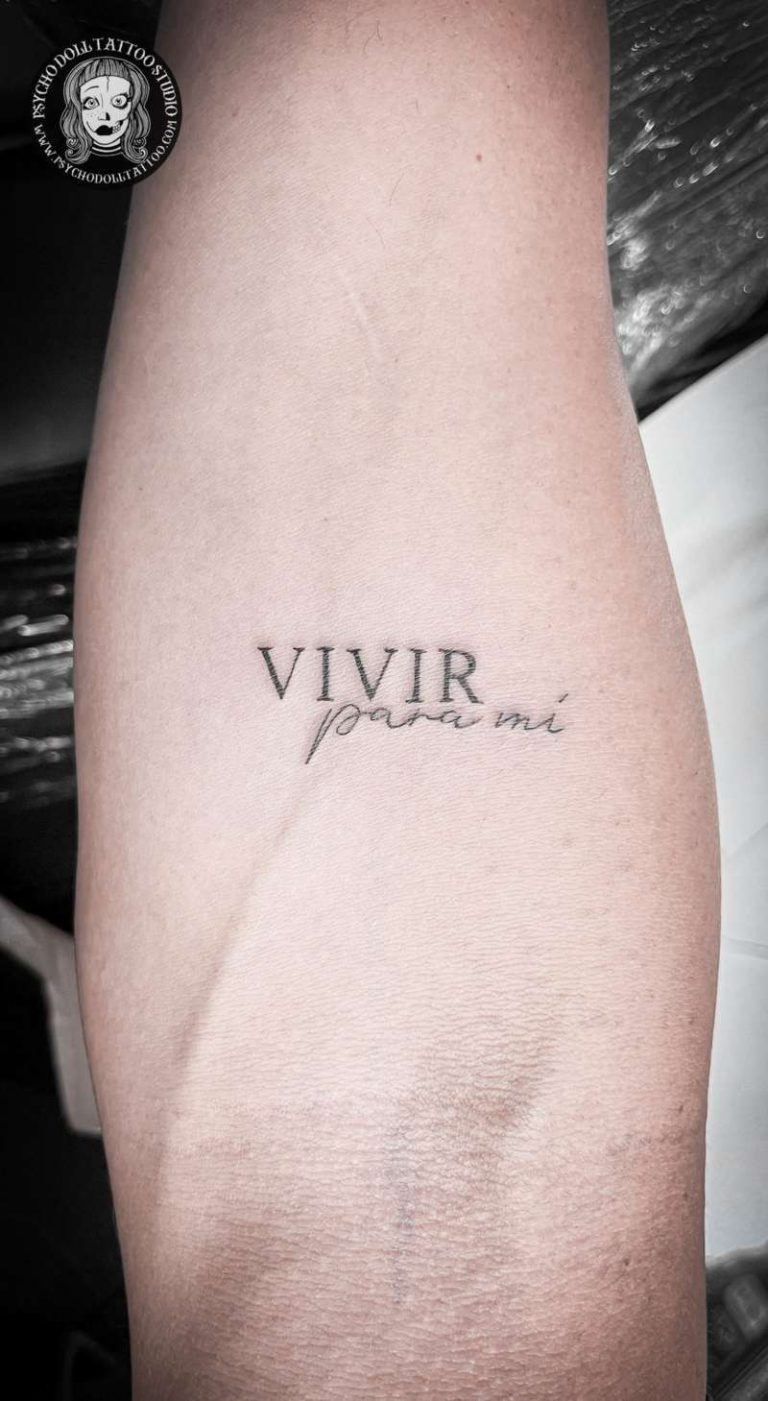 tatuaje texto Vivir para mí