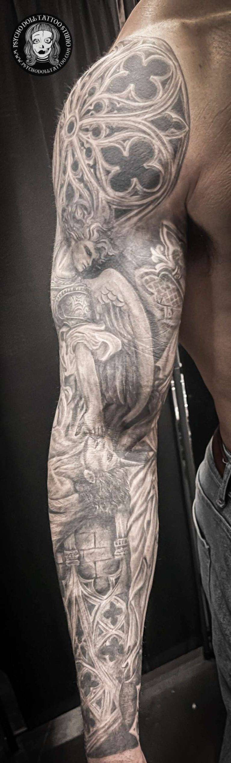 tatuaje manga completa arcangel con demonio